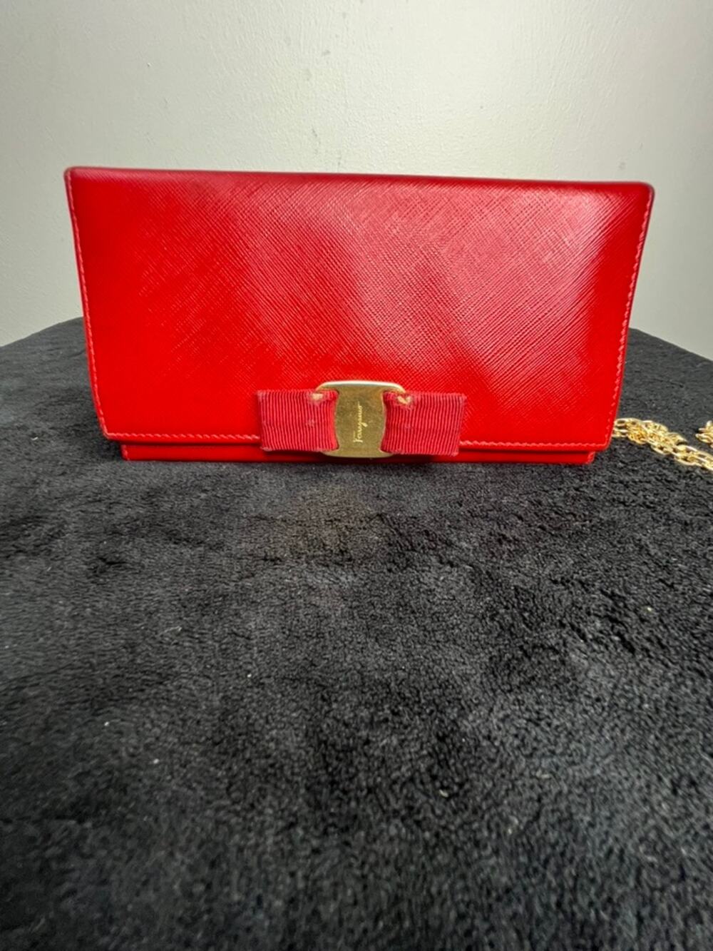 Salvatore Ferragamo Vara Bow Red Saffiano Leather Wallet On Chain Italy